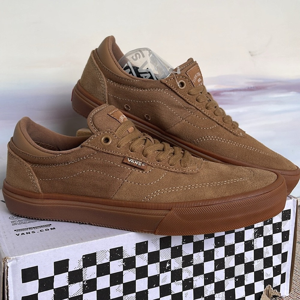 Vans WMNS Gilbert Crockett
Brown/Gum
VN0A5JIFB7G
Sneakers - Picture 6 of 16